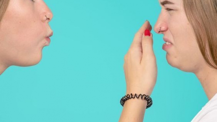 Hôi miệng sau khi trồng răng – nguyên nhân và xử lý